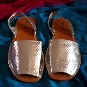 Kenneth Cole Silver Summer Sandals